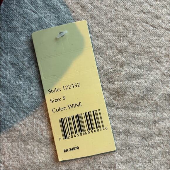 Mountain Lake Wine Puffer Quilted Vest Size Small NWT - Picture 4 of 7